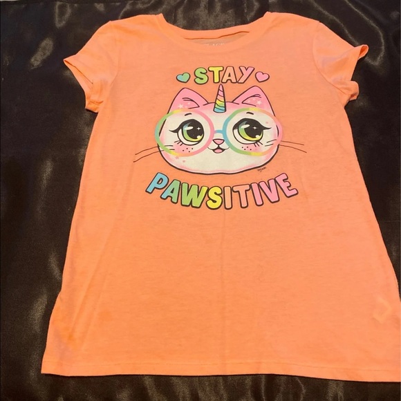 Children’s Place "stay pawsitive" Tee
size 10/12